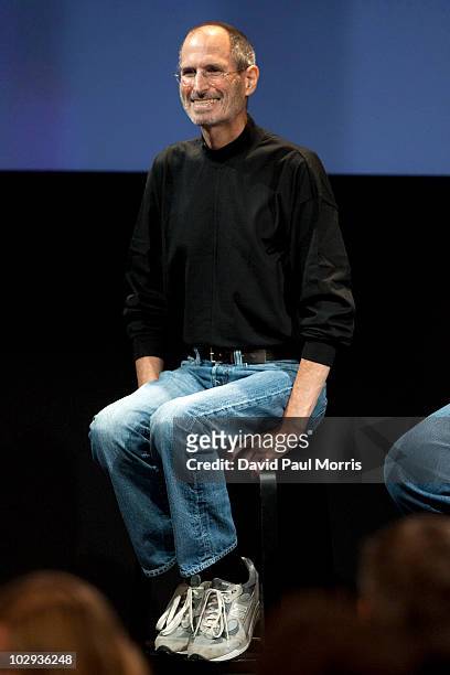 Steve Jobs, CEO of Apple Computer Inc., answers questions at a press conference regarding the Apple iPhone 4 reception problems at the Apple...