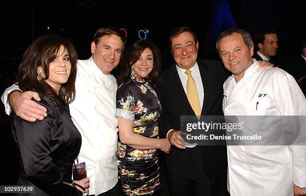 Dena DuBoef, David Robbins, Lovee Arum and Bob Arum and Wolfgang Puck