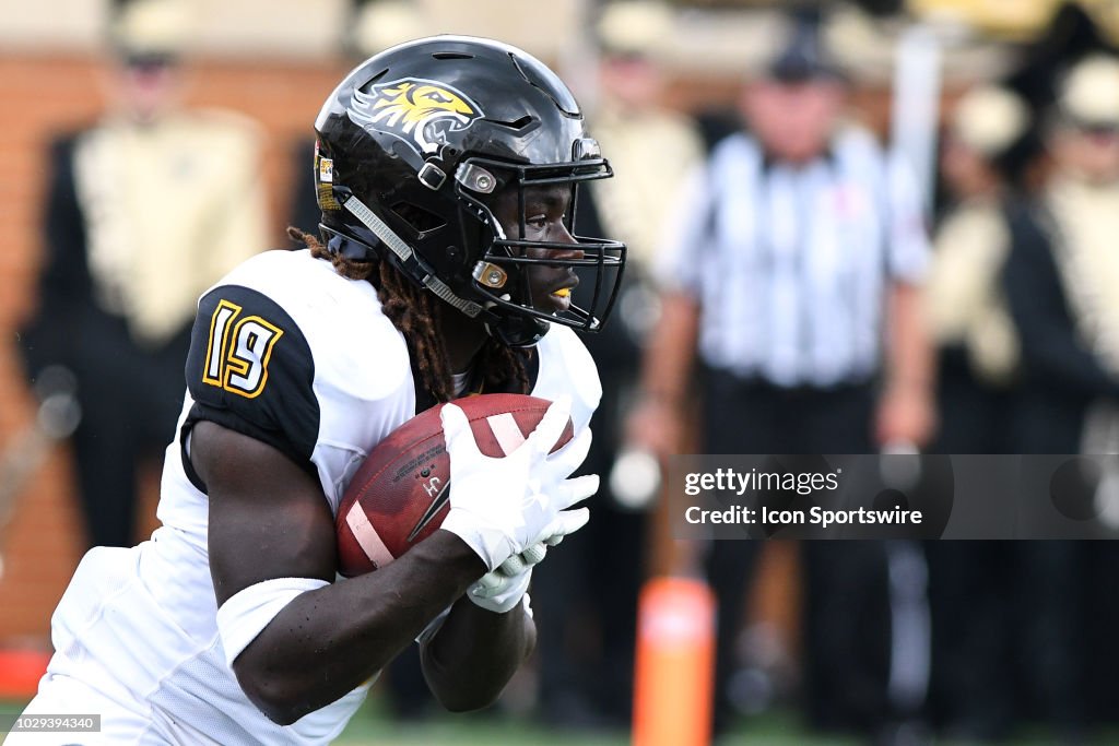 COLLEGE FOOTBALL: SEP 08 Towson at Wake Forest
