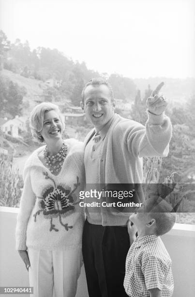 Portrait of Oakland Raiders coach Al Davis with wife Carol and son Mark at home. Oakland, CA 9/17/1963 CREDIT: Curt Gunther