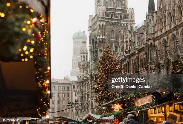 munich christmas market at marienplatz - christmas market in munich stock-fotos und bilder