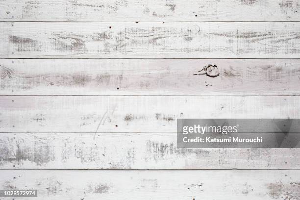 white wooden board texture background - hintergrund holzwand weiß stock-fotos und bilder