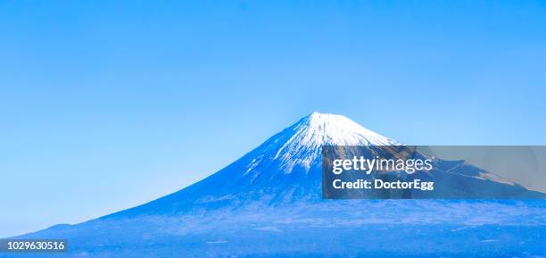 mount fuji in blue sky day, fuji city, japan - prefeitura de shizuoka imagens e fotografias de stock