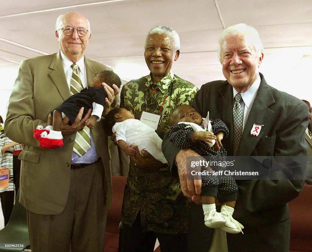 Gates Foundation Focuses on South African AIDS Crisis