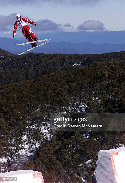 Jacqui Cooper wins the first round of the 2000/2001 World Cup, during the Philips Mobile Phones World Aerials, which is being held at Mt. Buller,...