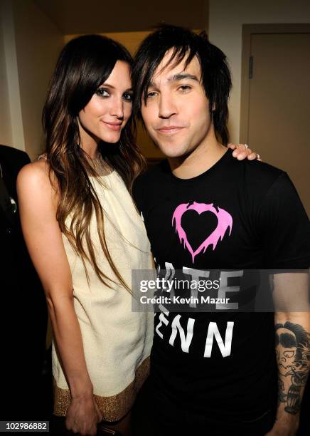 Musicians Ashlee Simpson and Pete Wentz attend the 2010 VH1 Do Something! Awards held at the Hollywood Palladium on July 19, 2010 in Hollywood,...