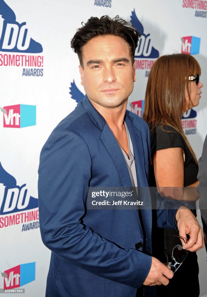 2010 VH1 Do Something Awards - Red Carpet