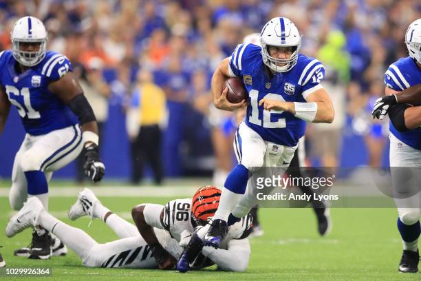 Andrew Luck of the Indianapolis Colts runs the ball against the Cincinnati Bengals at Lucas Oil Stadium on September 9, 2018 in Indianapolis, Indiana.