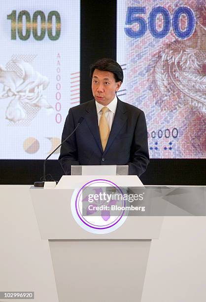 Benjamin Hong 13 Hong Kong Unveils New Banknotes Stock Photos, High-Res Pictures, and ...