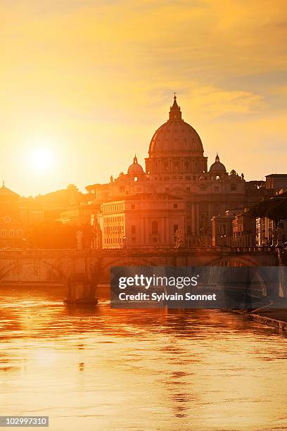 italy, rome, st. peter's basilica - rome sunset stock pictures, royalty-free photos & images