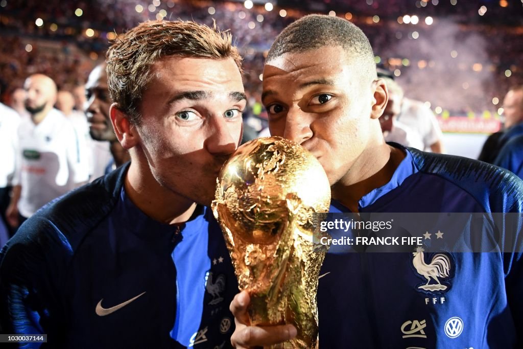 TOPSHOT-FBL-NATIONS-FRA-NED