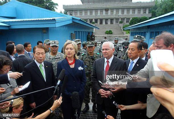 South Korean Foreign Minister Yu Myung-Hwan, U.S. Secretary of State Hillary Clinton, U.S. Secretary of Defense Robert Gates and South Korean Defense...