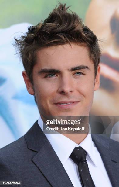 Actor Zac Efron arrives at the Los Angeles Premiere "Charlie St. Cloud" at Regency Village Theatre on July 20, 2010 in Westwood, California.
