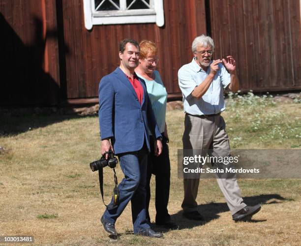 Russian President Dmitry Medvedev, Finland President Tarja Halonen and her husband Juris Doktor Pentti Arajarvi visit the Seili Island in Baltic Sea,...