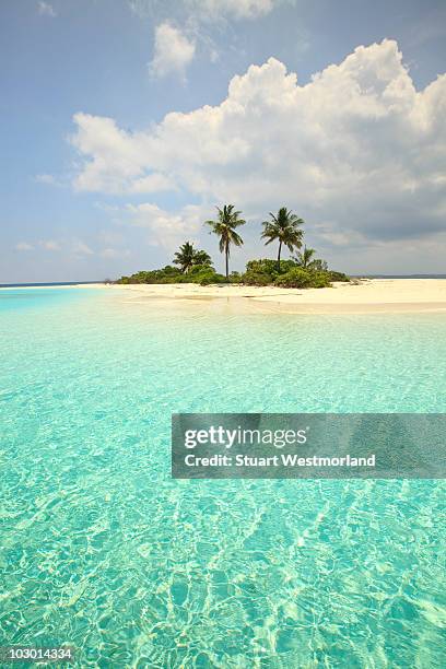 mathidhoo island - island photos et images de collection