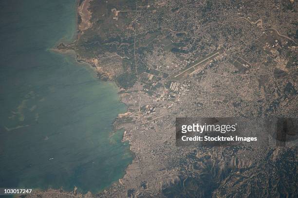 aerial view of the port-au-prince area of haiti. - port au prince ストックフォトと画像