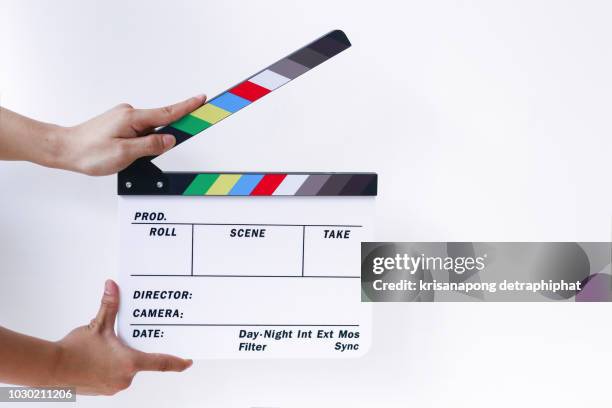 clapboard on white background,slate film,studio - film industry - fotografias e filmes do acervo