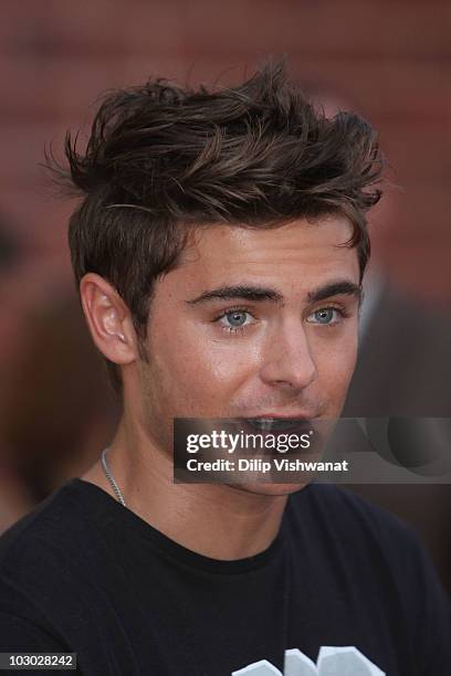Zac Efron attends the 'Charlie St. Cloud' St. Louis screening on July 21, 2010 in St. Louis, Missouri.