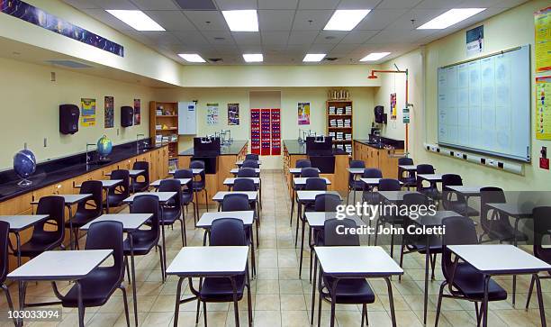 science classroom - sala de aula imagens e fotografias de stock
