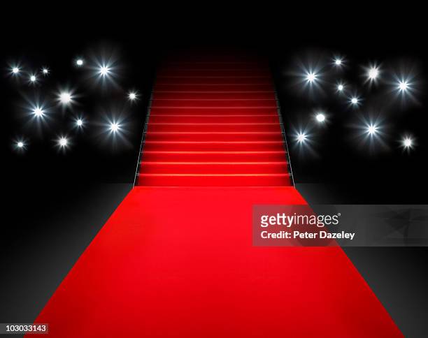 red carpet event with paparazzi - blitzlichtgewitter stock-fotos und bilder