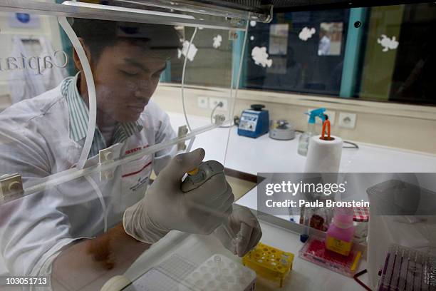 Malaria Testing Machine Malaria Testing Photos and Premium High Res Pictures - Getty Images