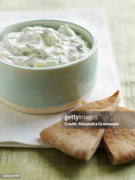 cucumber yogurt dip - tzatziki stock-fotos und bilder