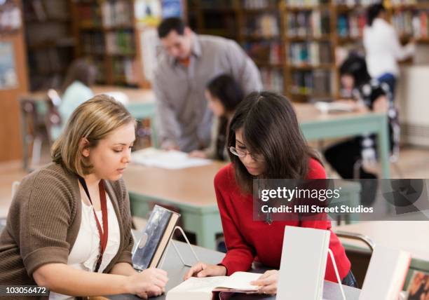 Students Using Library 20 Southern California Library For Social Studies And Research Stock ...
