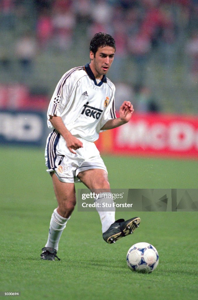 Image Raul Raul of Real Madrid in action during the UEFA Champions League... News ...