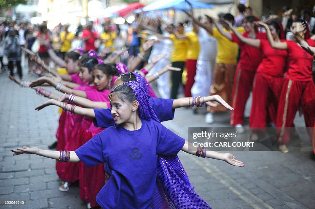 A flash mob of 50 Bollywood style dancer