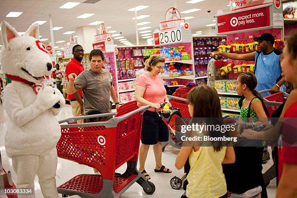1,213 Target Mascot Stock Photos, High-Res Pictures, and Images - Getty ...