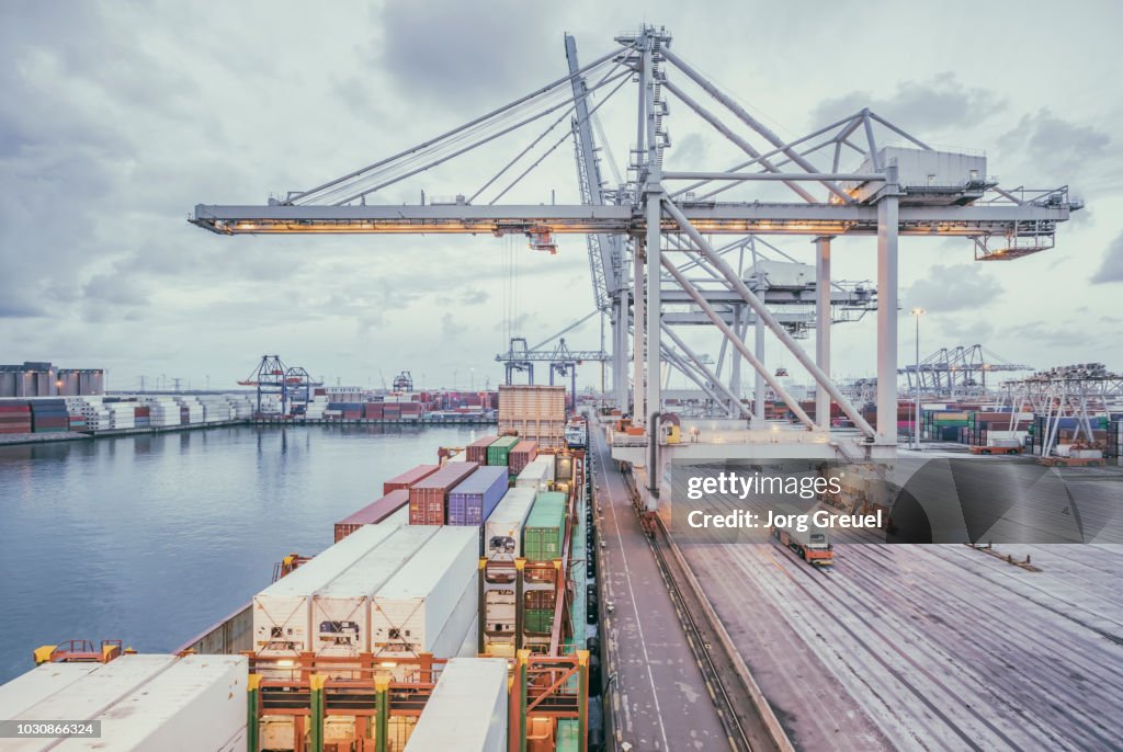 Container Port High-Res Stock Photo - Getty Images