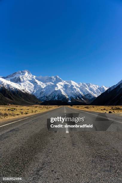 on the road to mt cook, new zealand - mount cook stock pictures, royalty-free photos & images