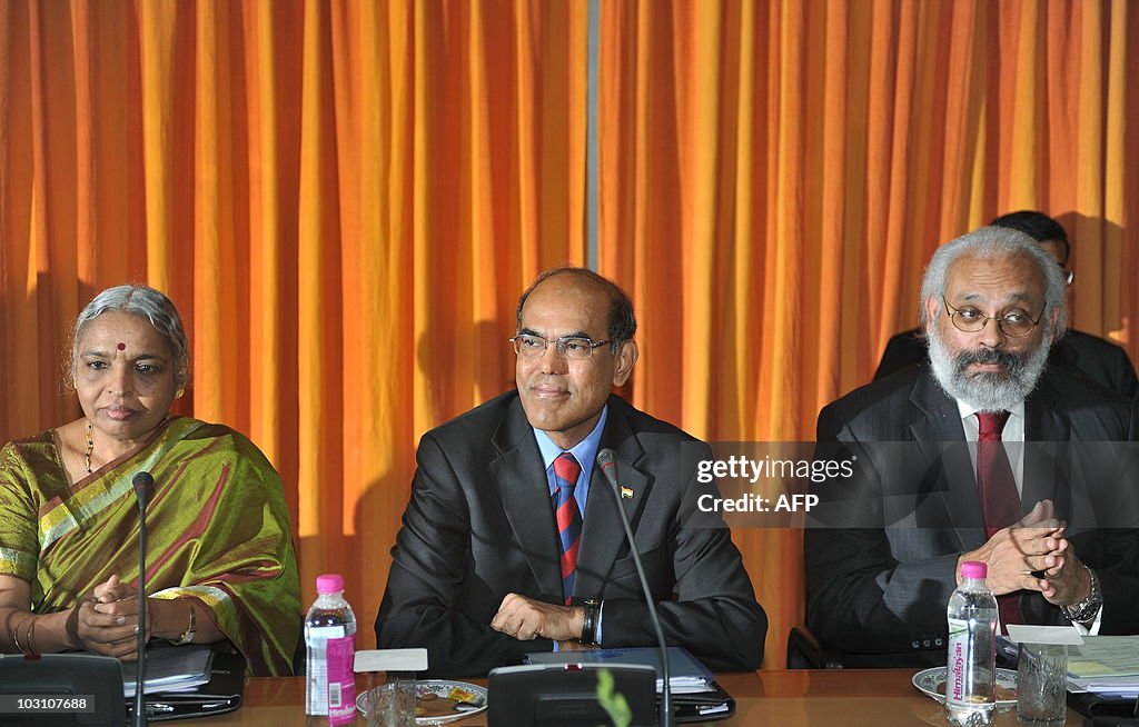 Duvvuri Subbarao (C), governor of the Re