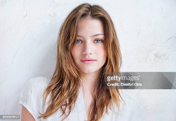 natural beauty portrait of young woman - beautiful women stock pictures, royalty-free photos & images