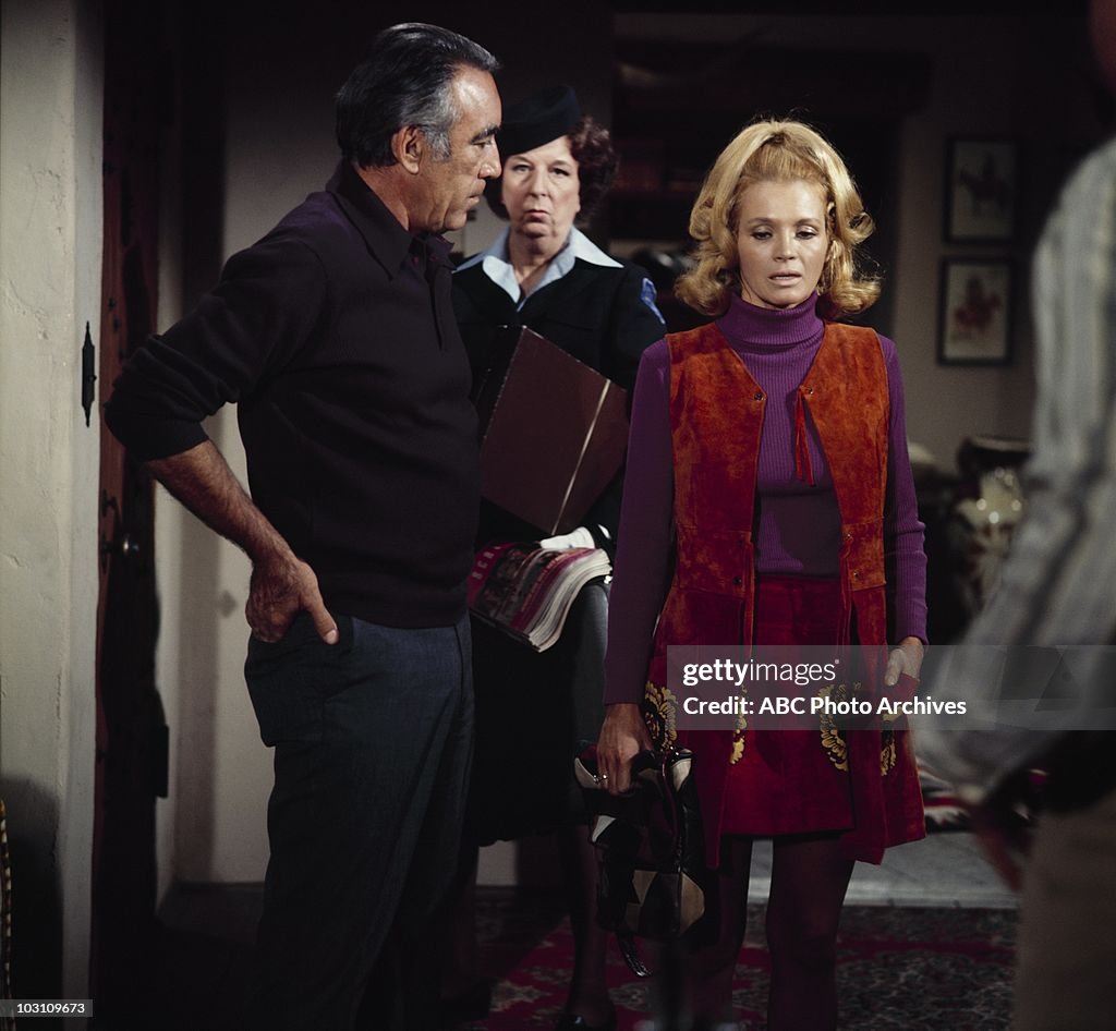 ANTHONY QUINN;MARY WICKES;ANGIE DICKENSON