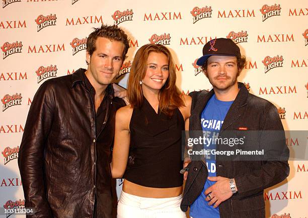 Ryan Reynolds, Bobette Riales and Danny Masterson