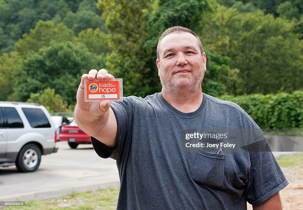 Tide's Loads Of Hope Mobile Laundry Program Heads To Pike County - Day 1