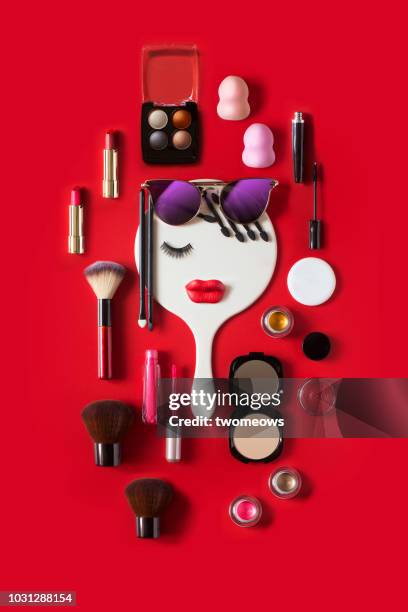 conceptual beauty product still life. - pinceau à maquillage photos et images de collection