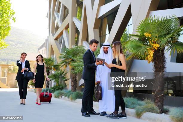 concepto de negocios - tour of qatar fotografías e imágenes de stock