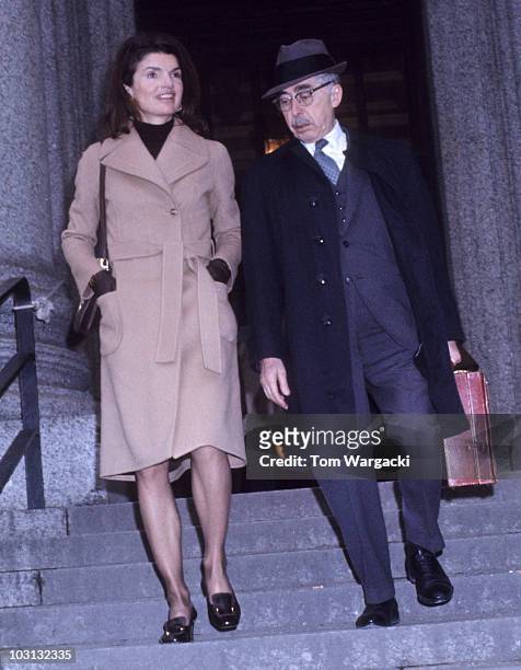 Jackie Onassis at the Federal Courthouse for trial Jackie Onassis vs. Photographer Ron Galella for Harassment