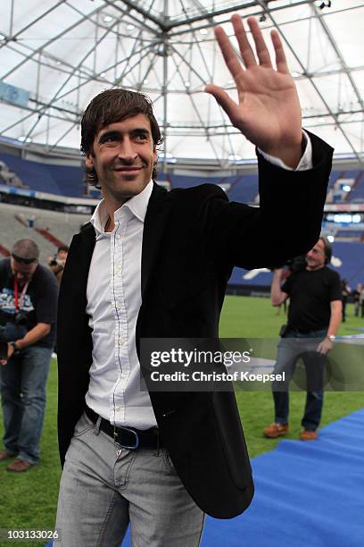 Raul Gonzalez welcomes the fans during the FC Schalke press conference at the Veltins Arena on July 28, 2010 in Gelsenkirchen, Germany. FC Schalke...