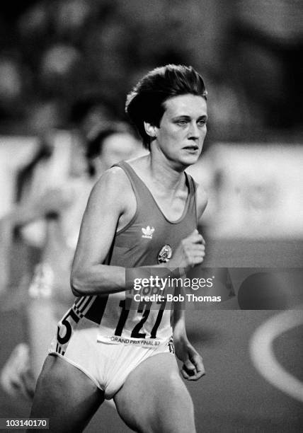 Sabine Busch of East Germany running in the IAAF Mobil Grand Prix Final Athletics meeting held in Brussels on 11th September 1987. .