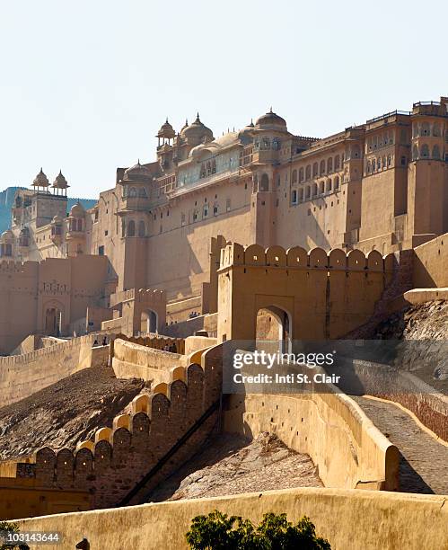 exterior, entrance, and walkway to the amber fort - amer fort stock pictures, royalty-free photos & images