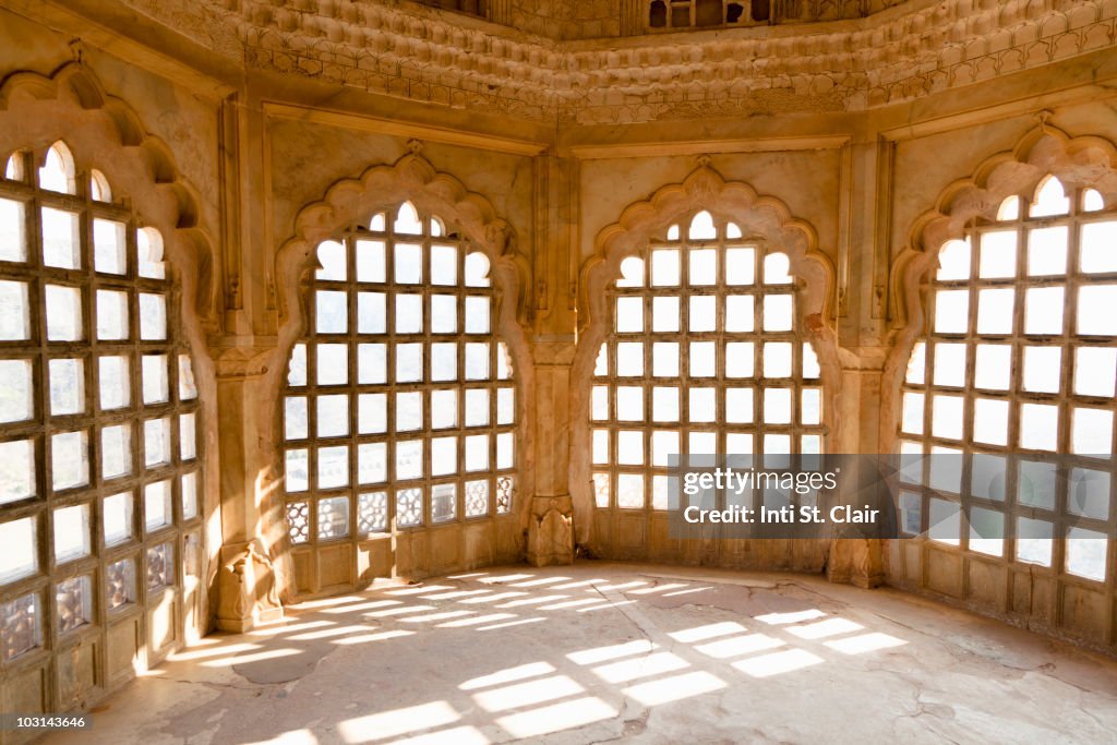 Light streaming through the windows in Amber Fort