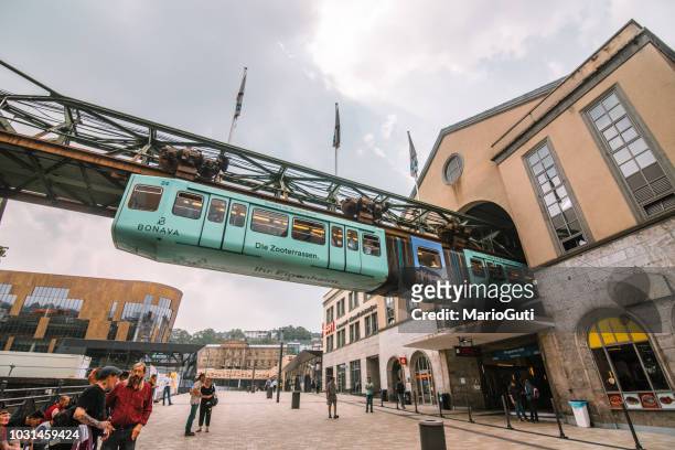 wuppeetal, 德國 - monorail 個照片及圖片檔