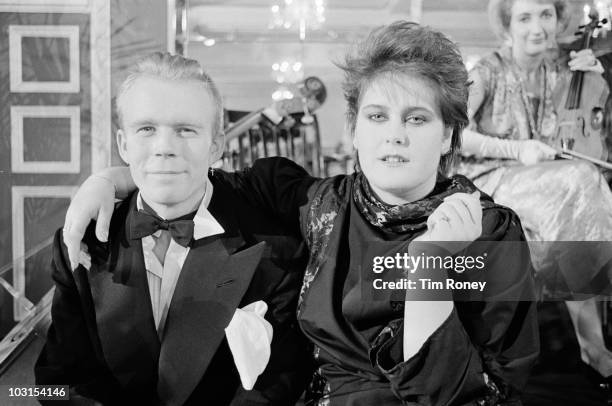 Keyboard player Vince Clarke and singer Alison Moyet of English synthpop duo Yazoo, circa 1983.