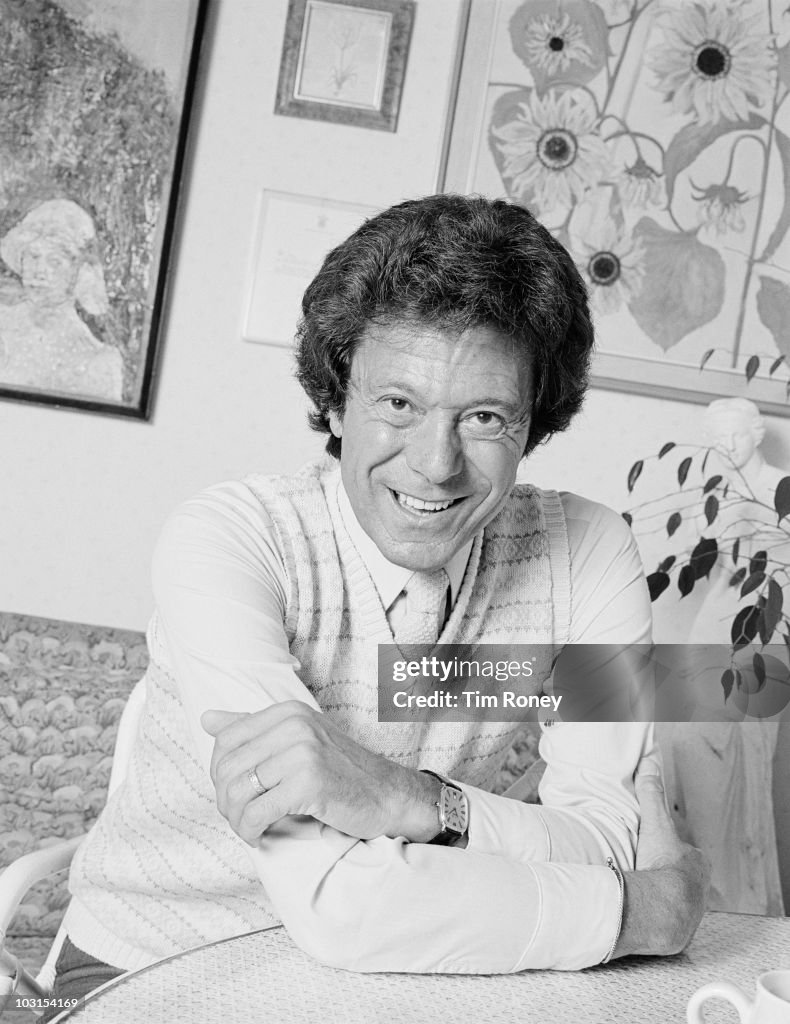British dancer, choreographer and actor Lionel Blair, circa 1985. News