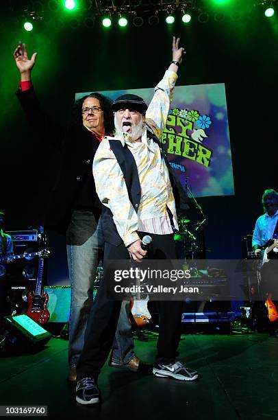 Flo Howard 25th Anniversary Happy Together Tour Photos and Premium High Res ...