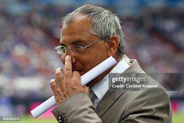 Head coach Felix Magath of Schalke looks on during the LIGA total! Cup 2010 match between FC Schalke 04 and Hamburger SV at the Veltins Arena on July...