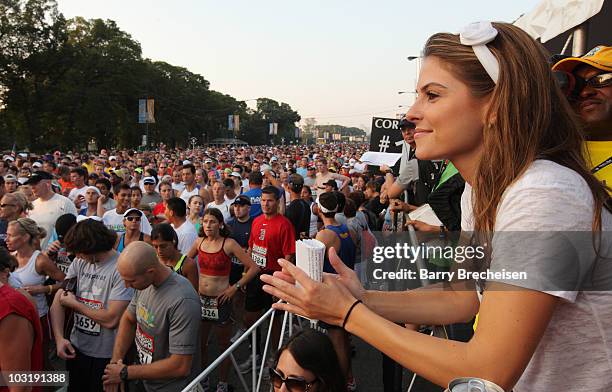 Access Hollywood's Maria Menounos attends the Rock 'n' Roll Half Marathon on August 1, 2010 in Chicago, Illinois.